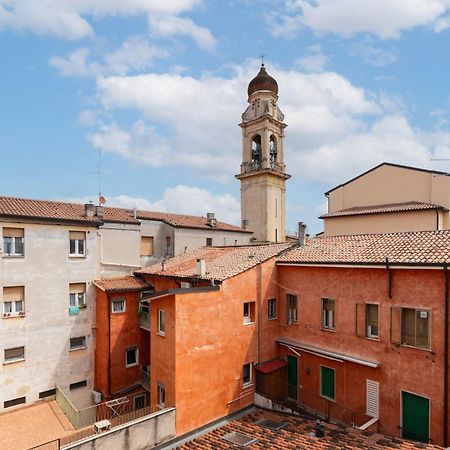 Domus Verona - Ampia Residenza Filippini A Pochi Passi Dall'Arena Bagian luar foto
