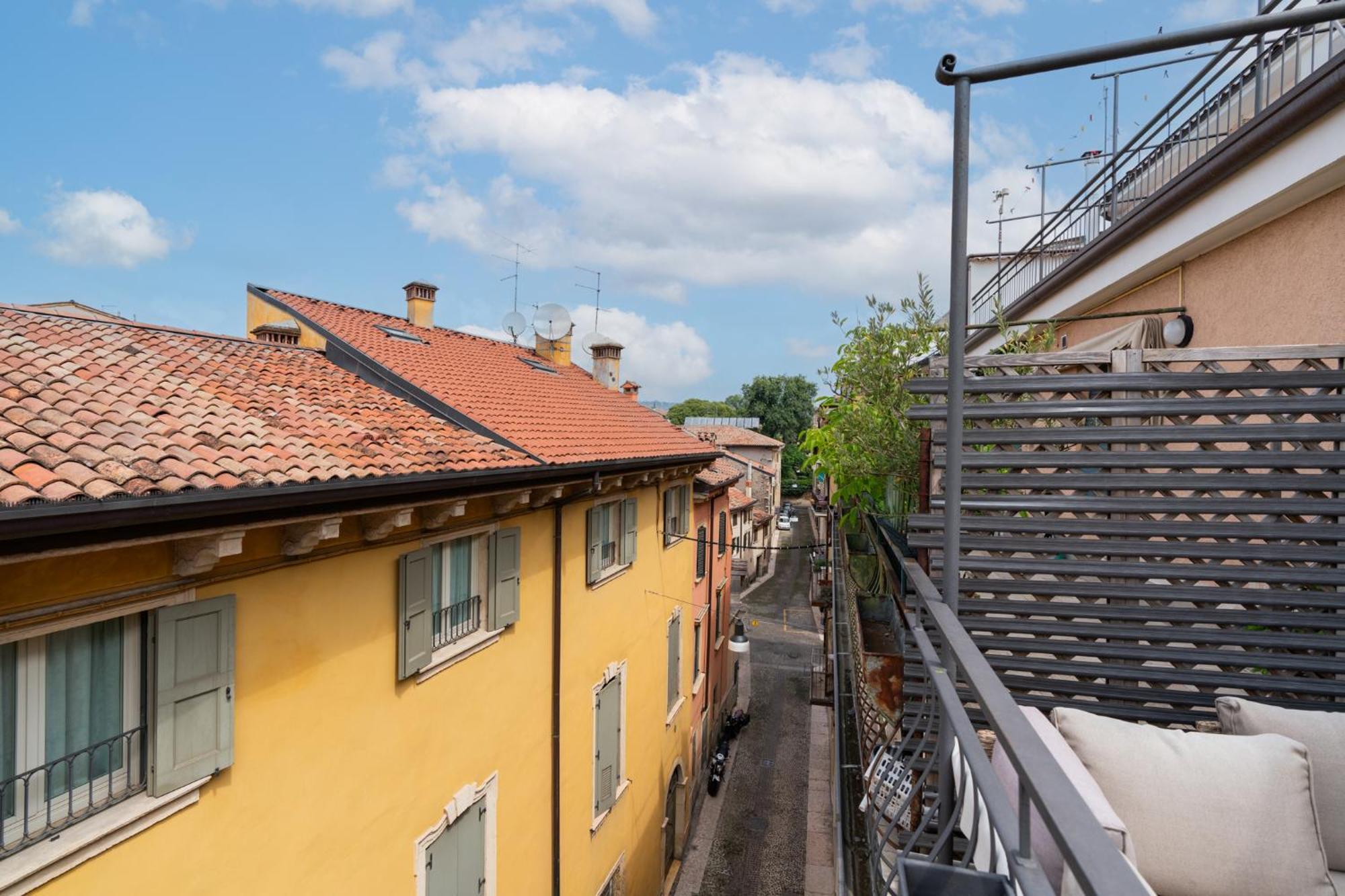 Domus Verona - Ampia Residenza Filippini A Pochi Passi Dall'Arena Ruang foto