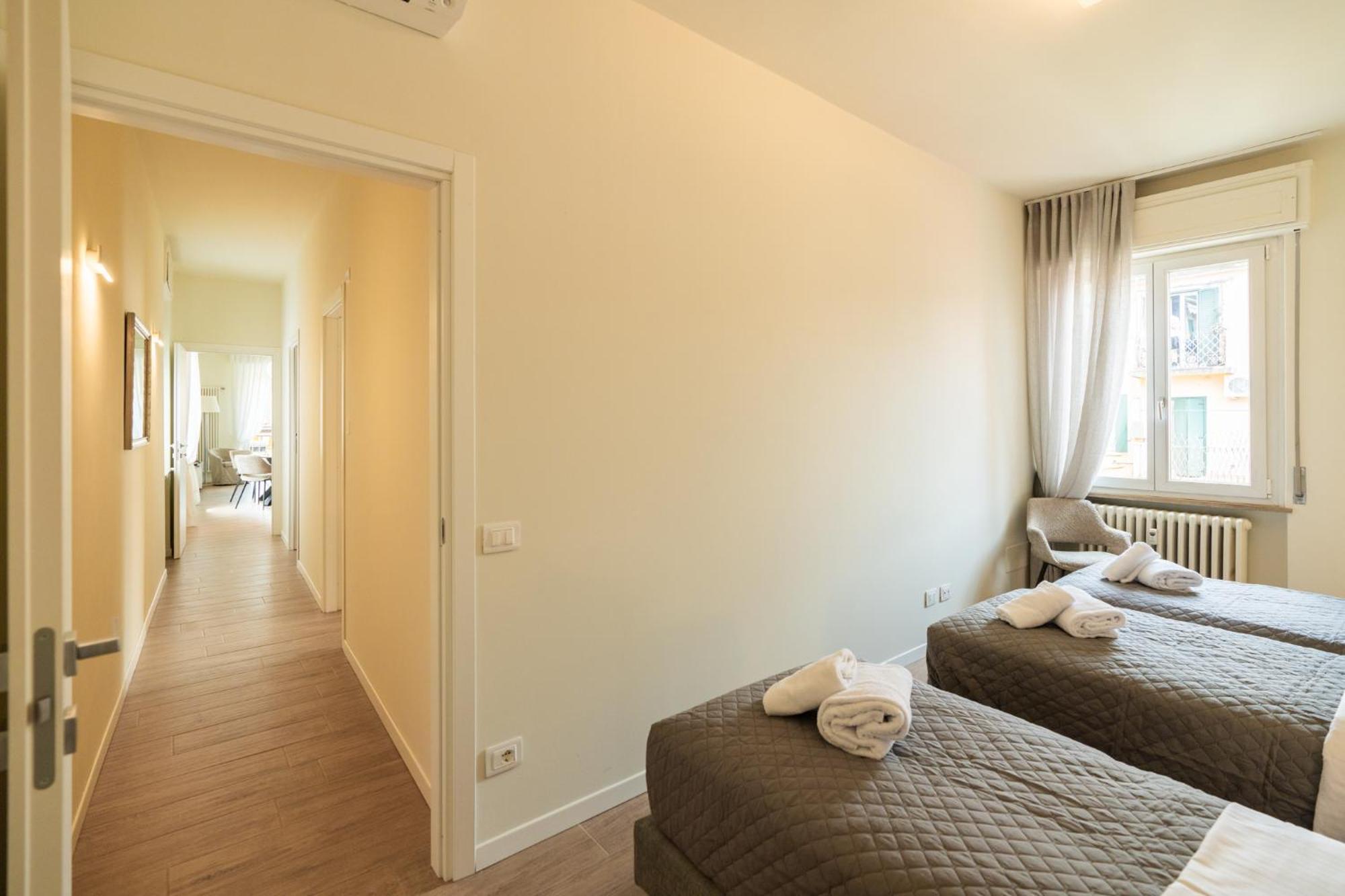 Domus Verona - Ampia Residenza Filippini A Pochi Passi Dall'Arena Ruang foto
