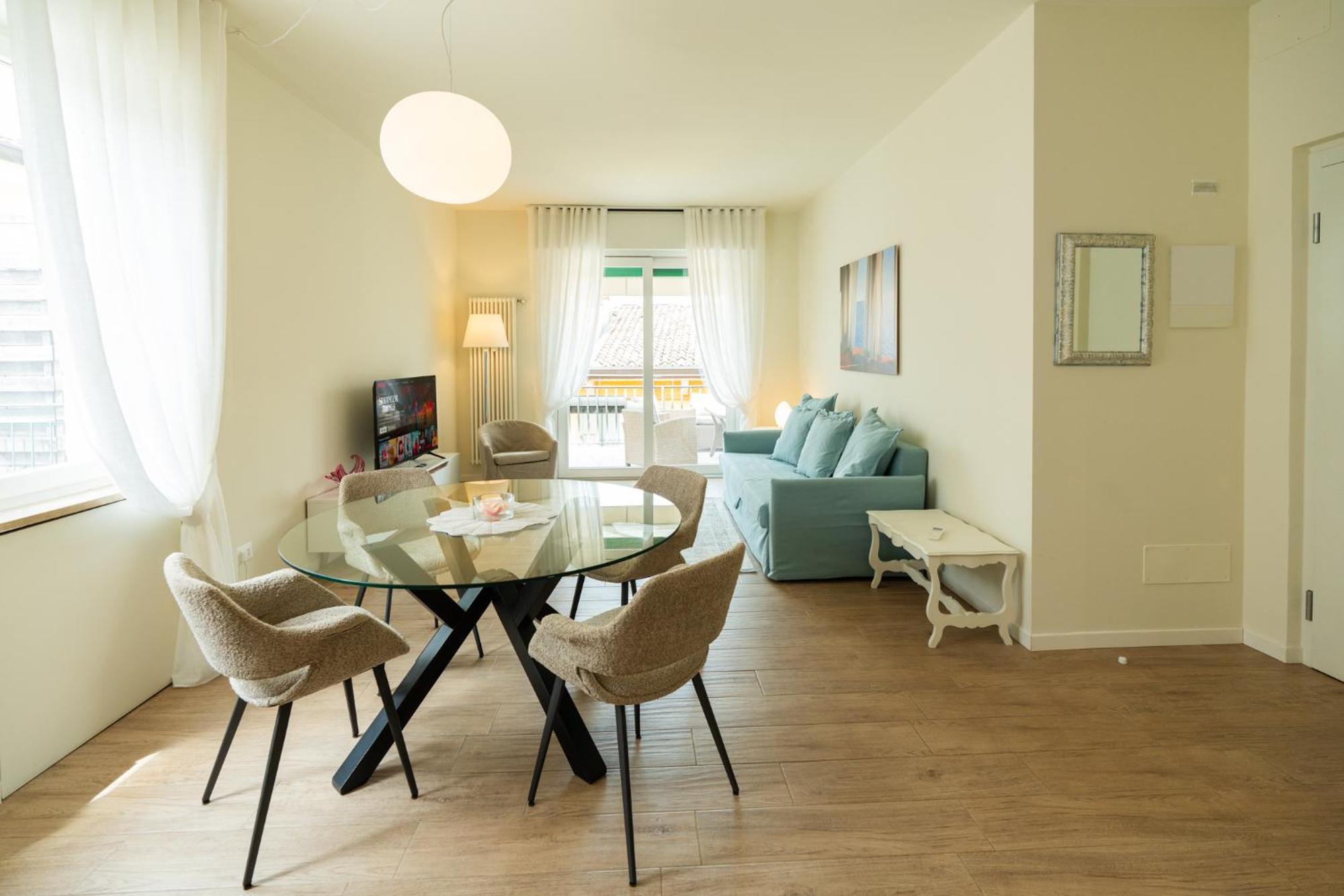 Domus Verona - Ampia Residenza Filippini A Pochi Passi Dall'Arena Bagian luar foto