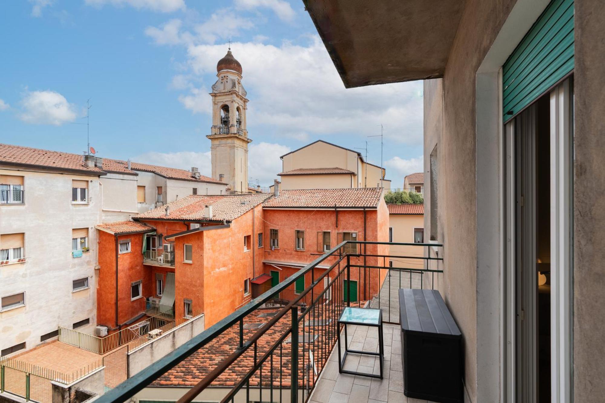 Domus Verona - Ampia Residenza Filippini A Pochi Passi Dall'Arena Ruang foto